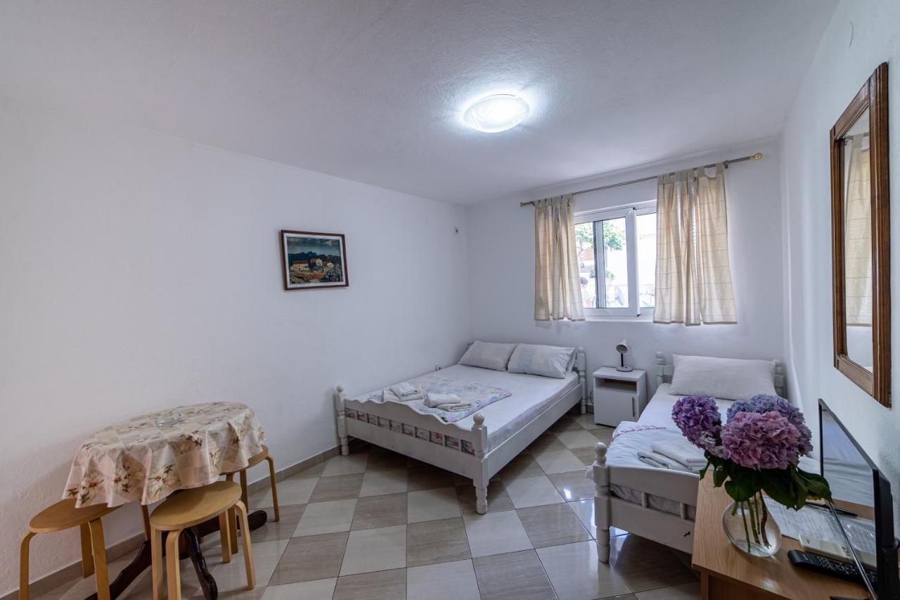 Apartments Vila Nikolic Рафаиловичи Экстерьер фото